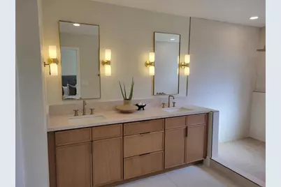 7221 Wisteria Way, Carlsbad, CA 92011 - Photo 9