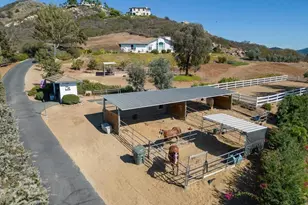 31255 Via Mariposa Ct, Bonsall, CA 92003 - Photo 9