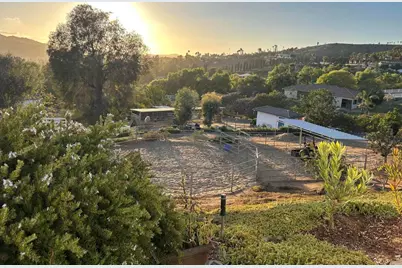 31255 Via Mariposa Court, Bonsall, CA 92003 - Photo 5