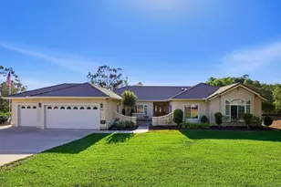 1352 Tierra Roja Dr, Fallbrook, CA 92028 - Photo 1