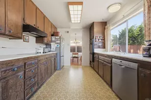 6375 Farley Dr, San Diego, CA 92122 - Photo 5