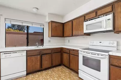 2714 Via Juanita, Carlsbad, CA 92010 - Photo 11