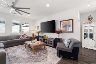 34393 Yellow Sage Ct, Murrieta, CA 92563 - Photo 9