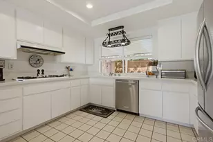 2773 La Gran Via, Carlsbad, CA 92009 - Photo 13