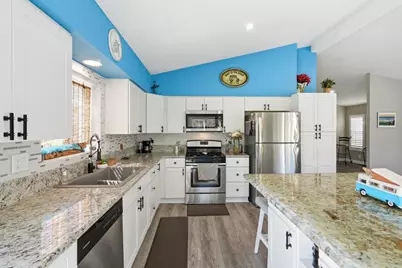 2326 Azure Lane, Vista, CA 92081 - Photo 7