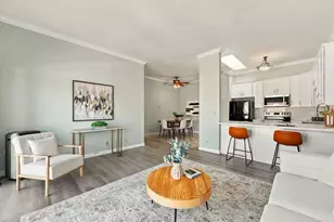 8310 Regents Rd, San Diego, CA 92122 - Photo 7
