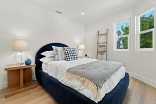 978 Sapphire St, San Diego, CA 92109 - Photo 39
