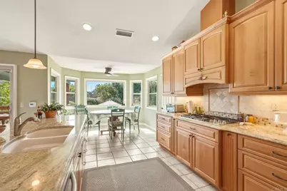 2329 Cortina Circle, Escondido, CA 92029 - Photo 5