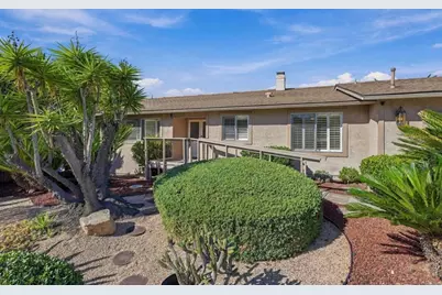 817 Crescent Drive, Vista, CA 92084 - Photo 3