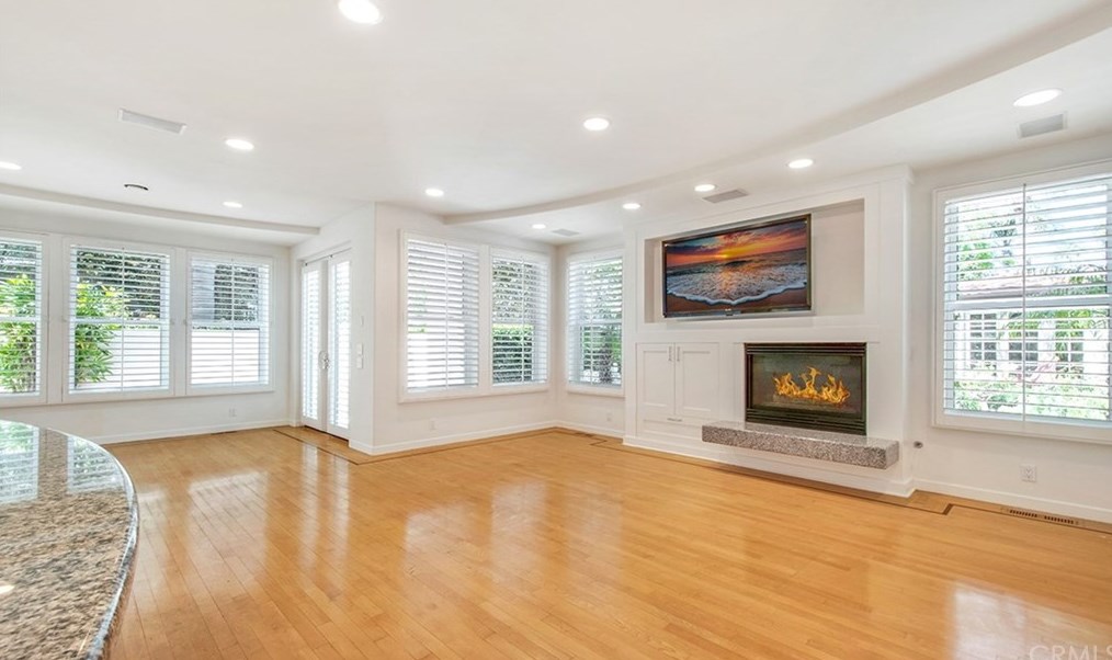 201 Via Cordova, Newport Beach, CA 92663