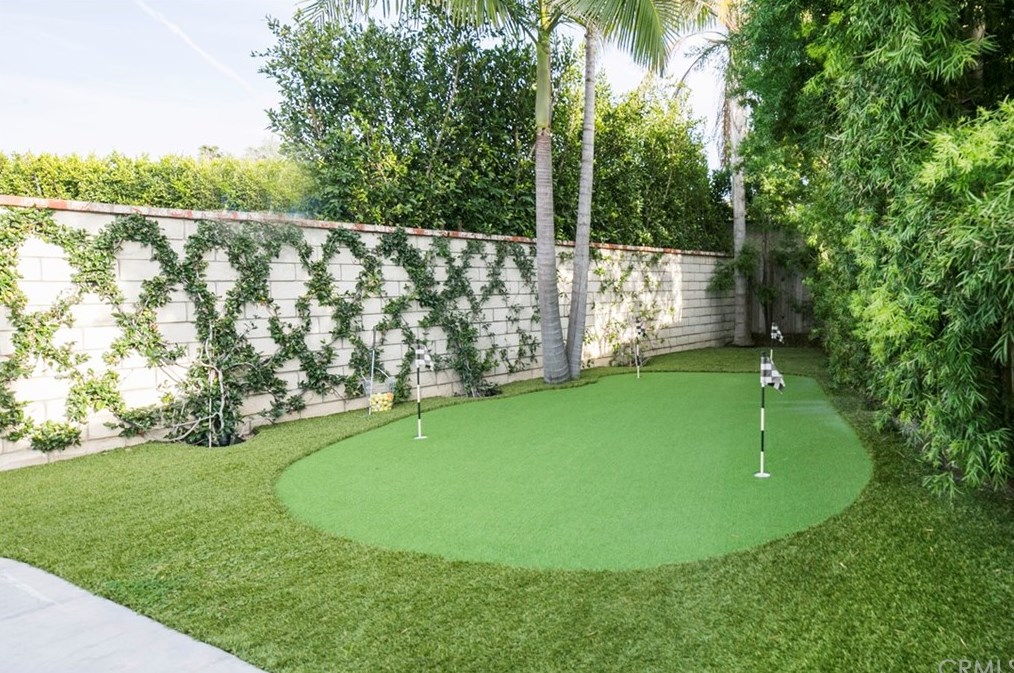 277 Rochester St, Costa Mesa CA  92627-3140 exterior
