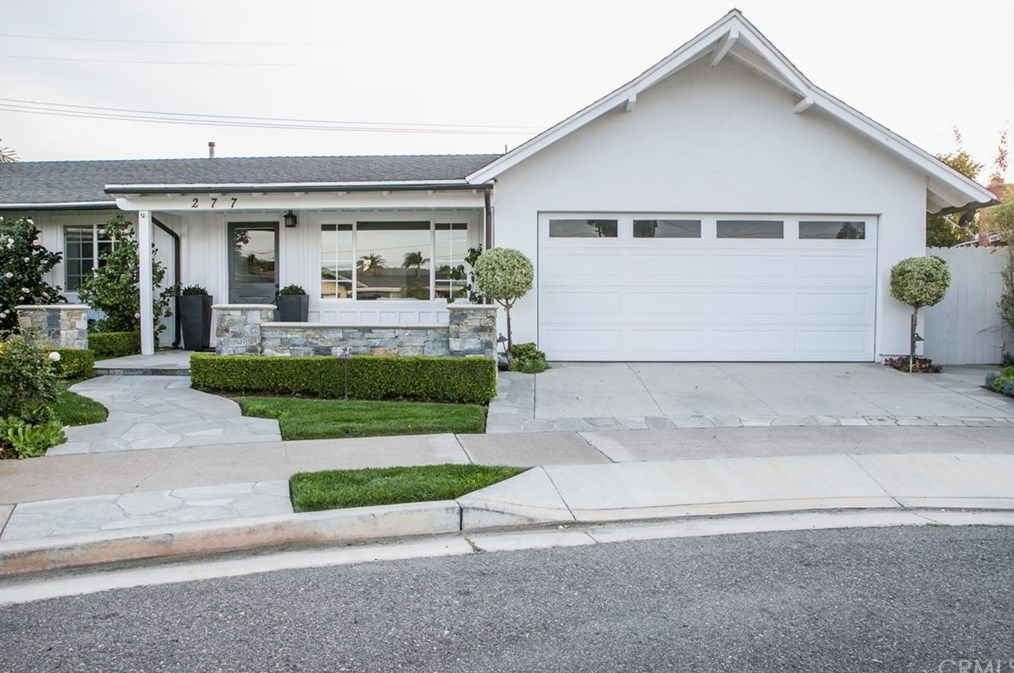 277 Rochester St, Costa Mesa CA  92627-3140 exterior
