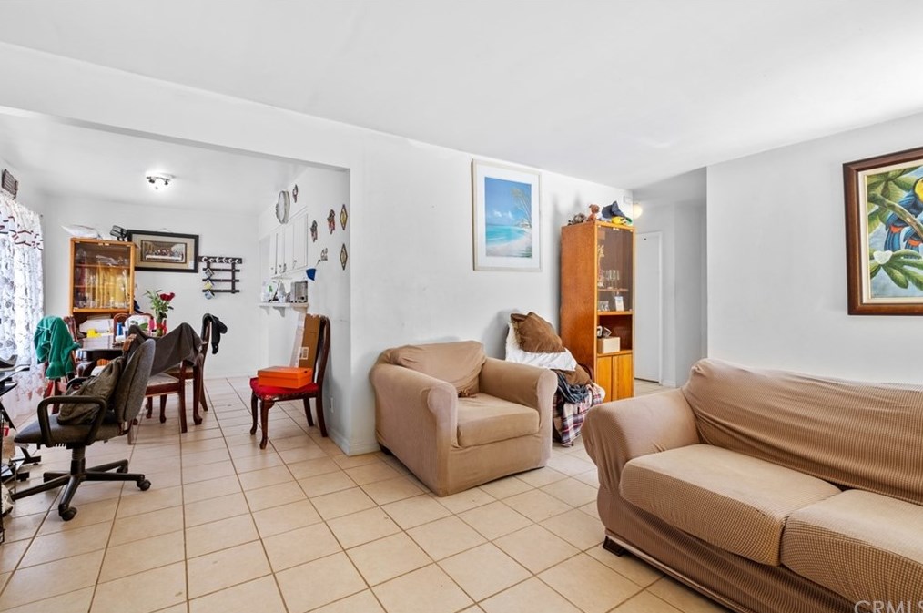 1971 Wallace Ave, Costa Mesa CA  92627-6255 exterior