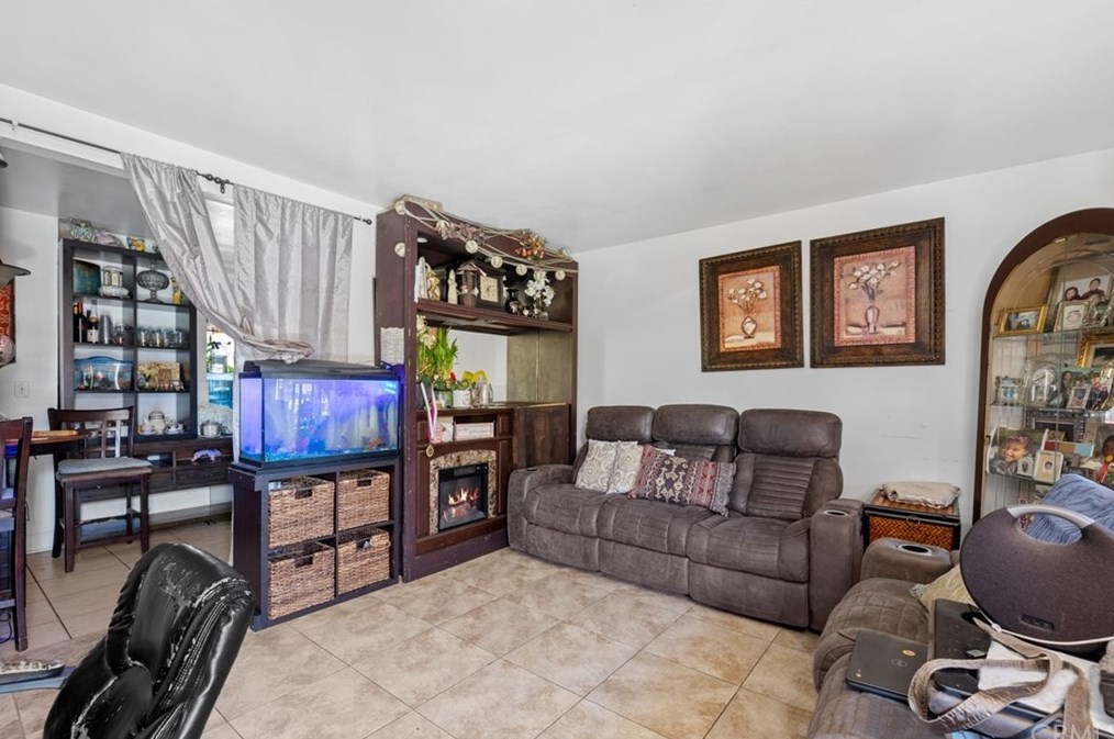 1971 Wallace Ave, Costa Mesa CA  92627-6255 exterior