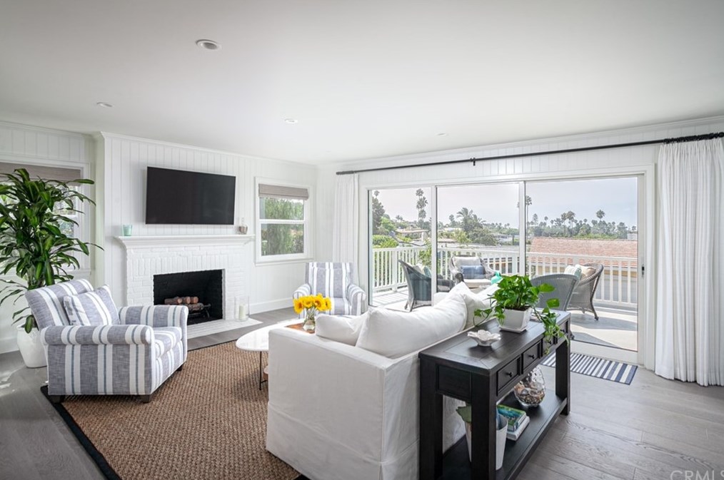 310 Emerald Bay, Laguna Beach CA  92651-1213 exterior