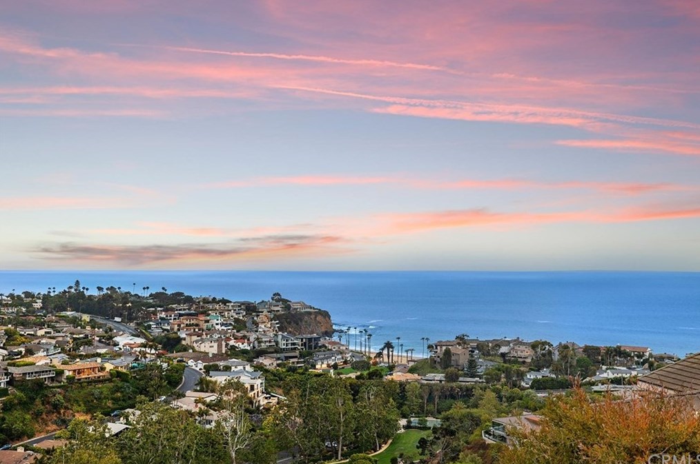 1125 Emerald Bay, Laguna Beach CA  92651-1261 exterior