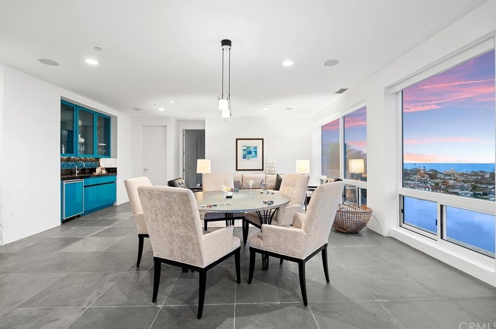 1125 Emerald Bay, Laguna Beach CA  92651-1261 exterior