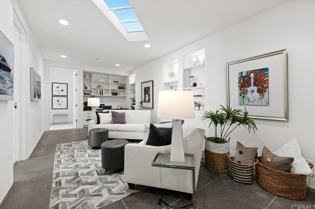 1125 Emerald Bay, Laguna Beach CA  92651-1261 exterior