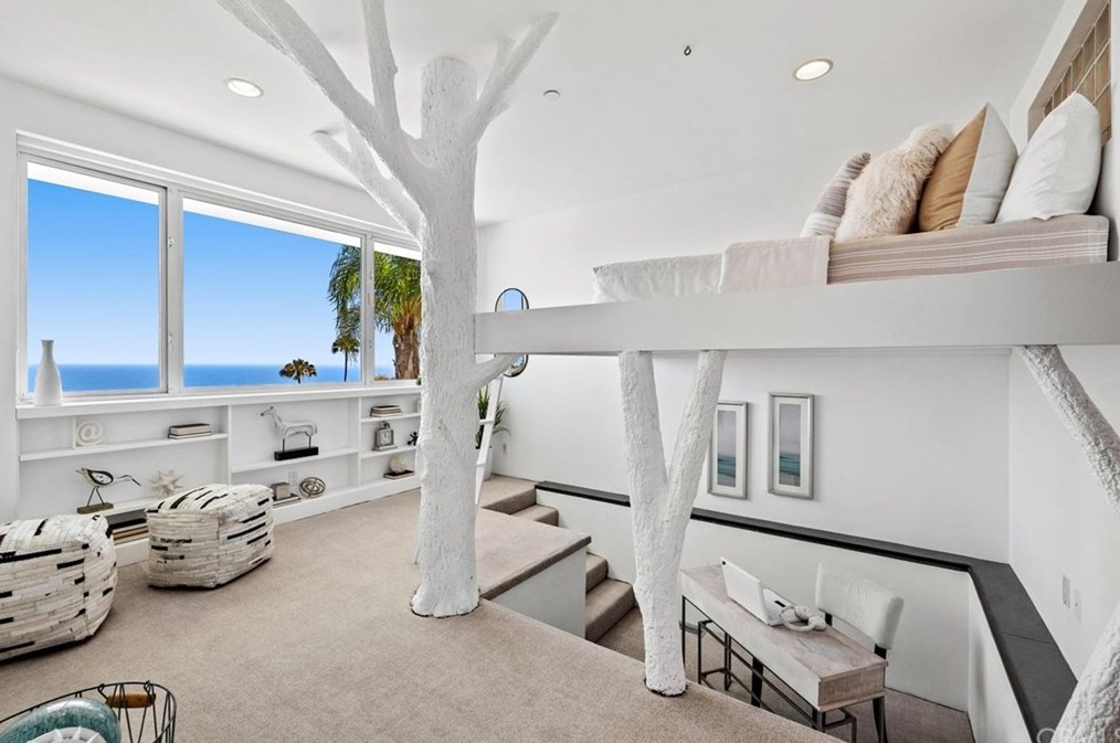 1125 Emerald Bay, Laguna Beach CA  92651-1261 exterior