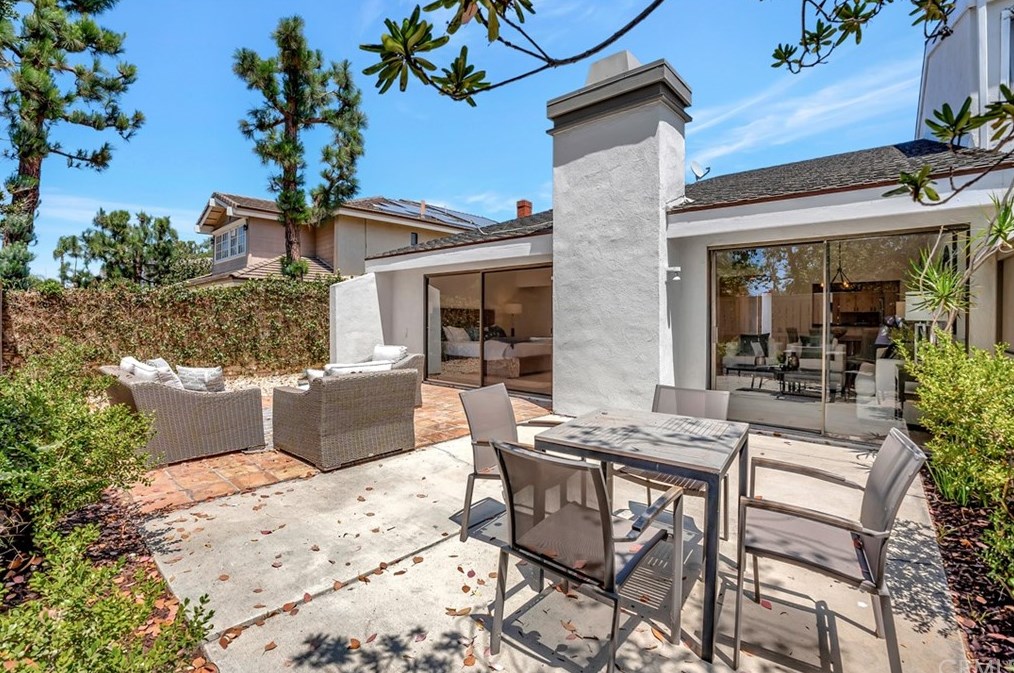 7202 Deep Harbor Dr, Huntington Beach CA  92648-3056 exterior