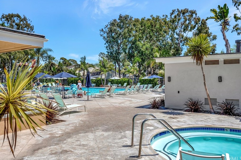 7202 Deep Harbor Dr, Huntington Beach CA  92648-3056 exterior