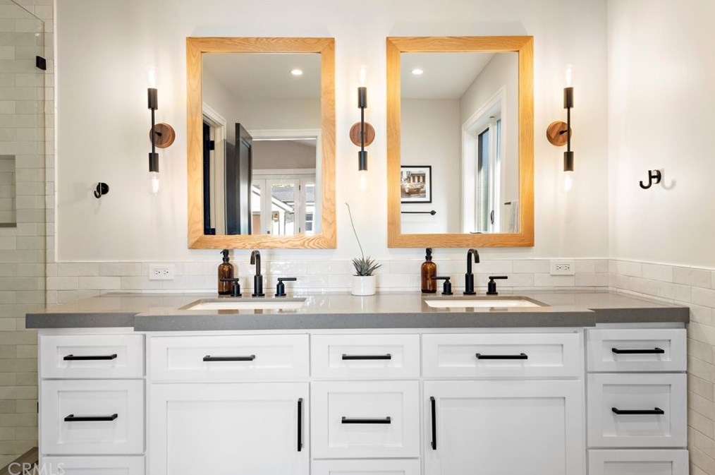 282 23rd St, Costa Mesa CA  92627-1837 exterior