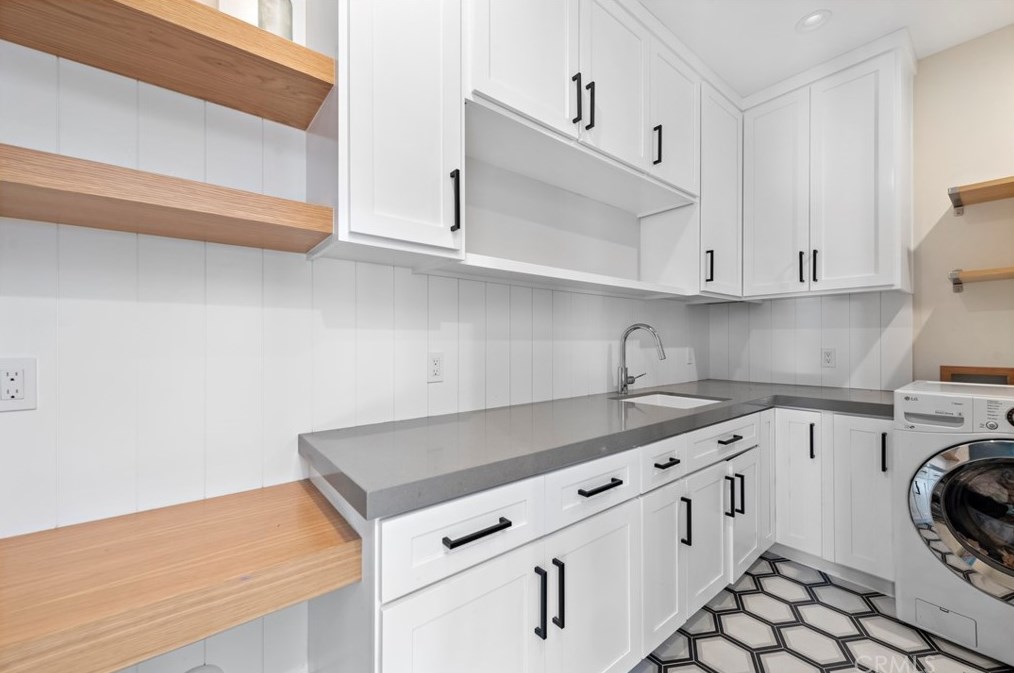 282 23rd St, Costa Mesa CA  92627-1837 exterior