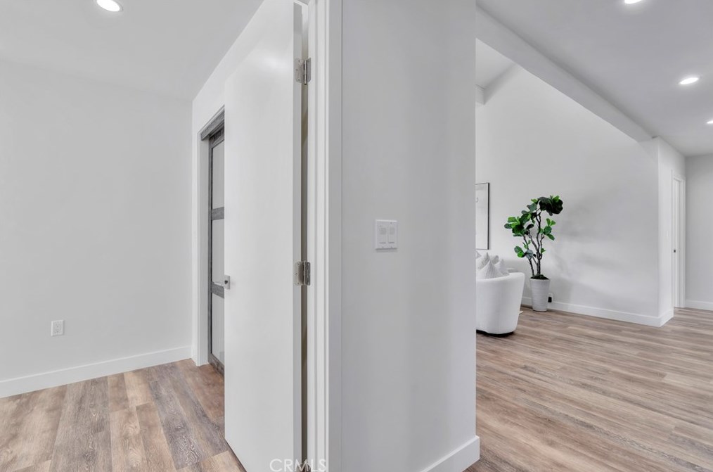 8662 Anchorage Dr, Huntington Beach CA  92646-3202 exterior