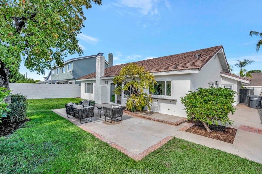 8662 Anchorage Dr, Huntington Beach CA  92646-3202 exterior