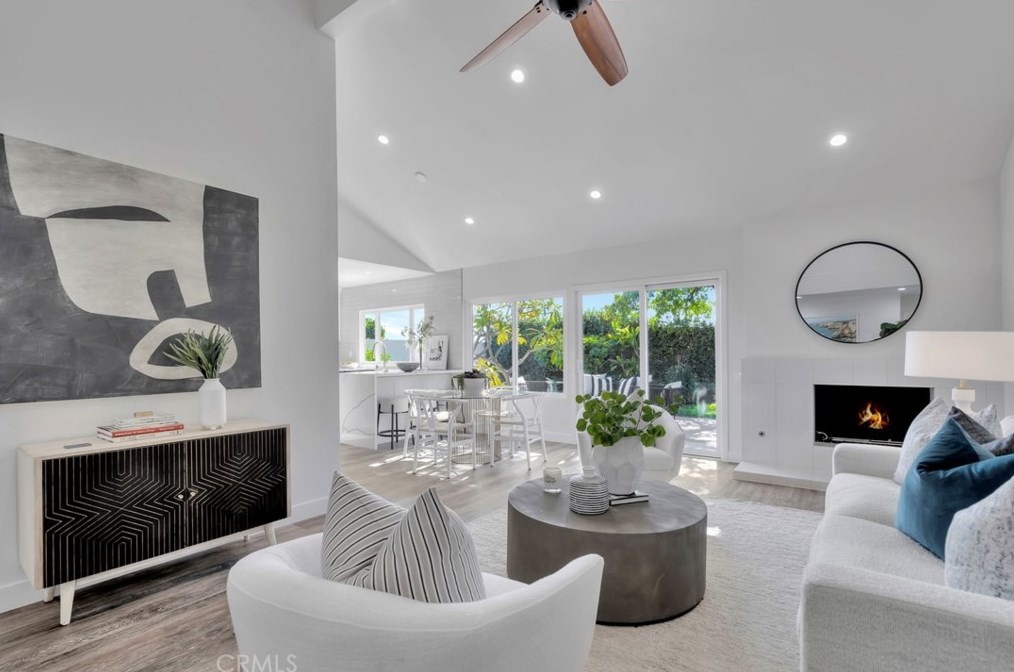 8662 Anchorage Dr, Huntington Beach CA  92646-3202 exterior