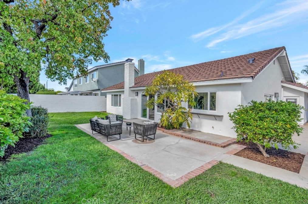 8662 Anchorage Dr, Huntington Beach CA  92646-3202 exterior