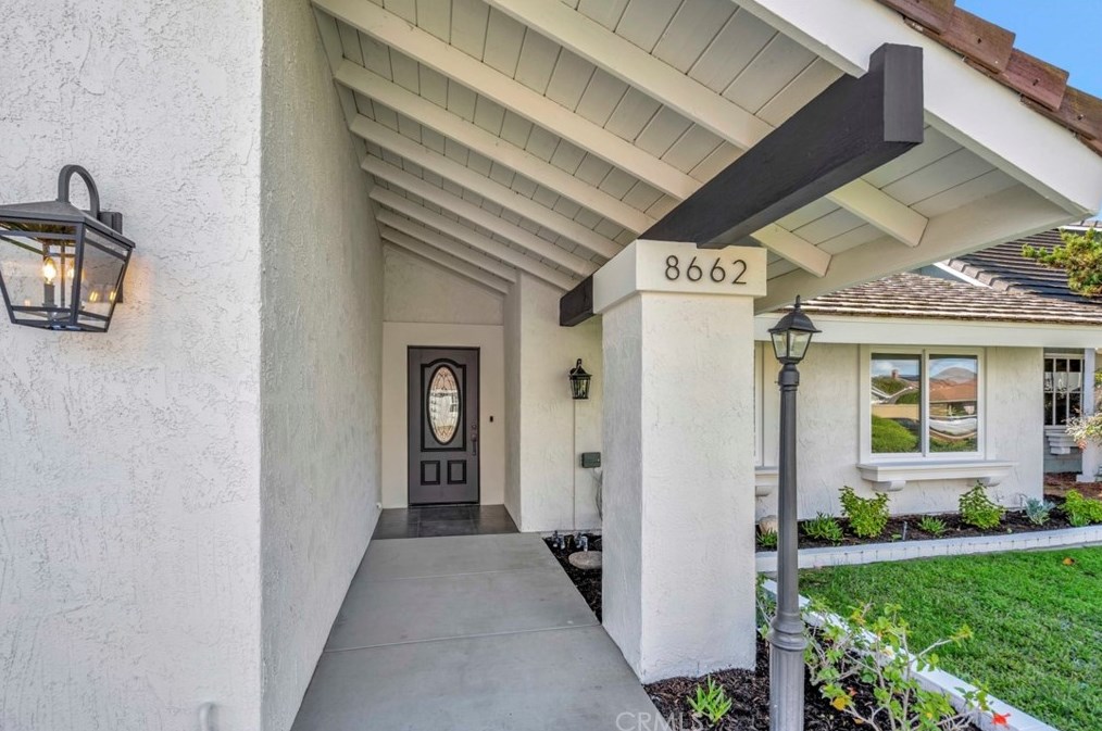 8662 Anchorage Dr, Huntington Beach CA  92646-3202 exterior
