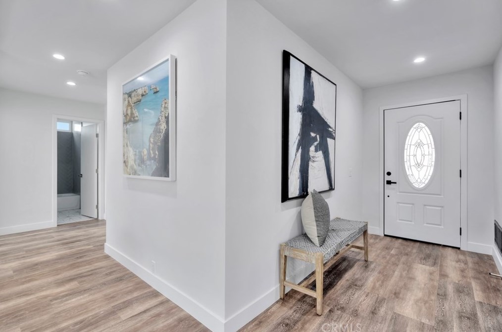 8662 Anchorage Dr, Huntington Beach CA  92646-3202 exterior