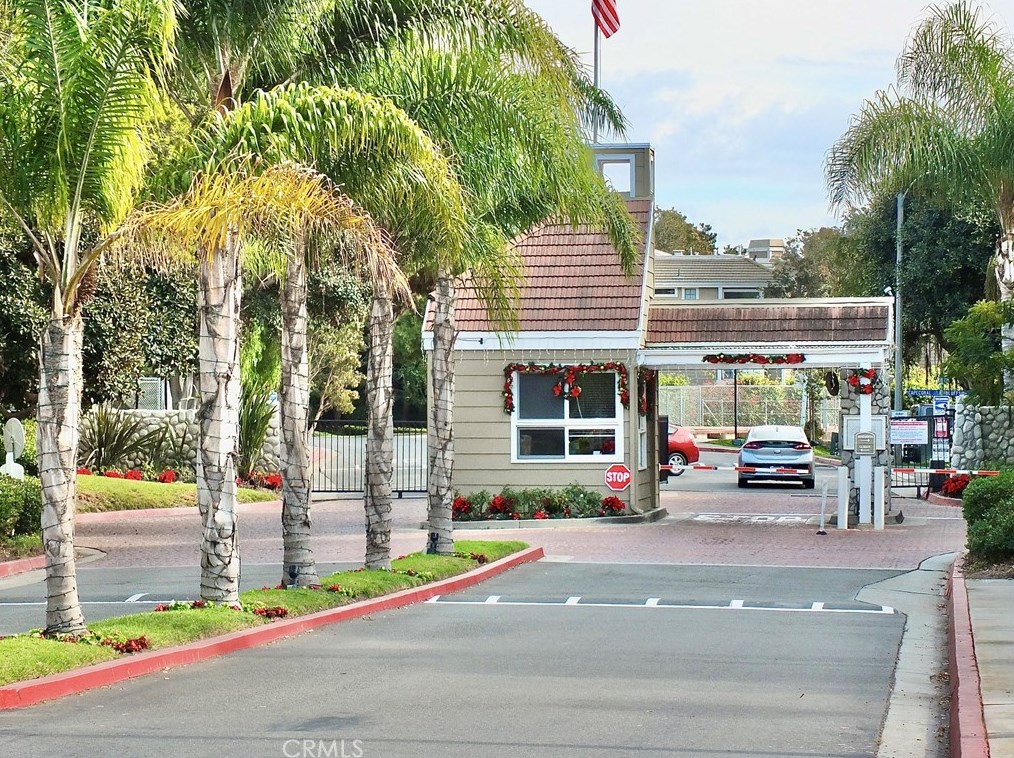 20351 Tidepool Cir, Huntington Beach CA  92646-8547 exterior