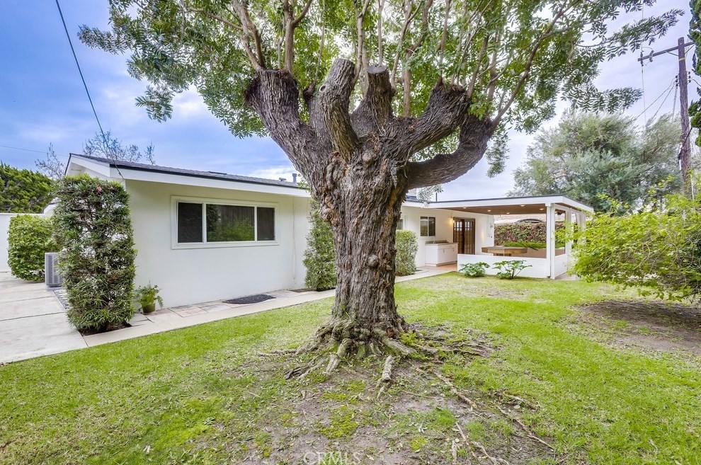 2967 Mindanao Dr, Costa Mesa CA  92626-3614 exterior