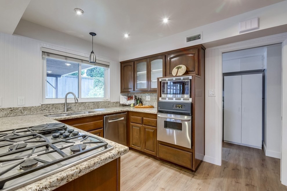 2967 Mindanao Dr, Costa Mesa CA  92626-3614 exterior
