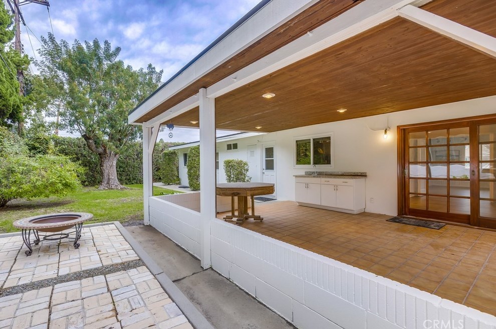 2967 Mindanao Dr, Costa Mesa CA  92626-3614 exterior