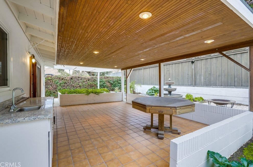 2967 Mindanao Dr, Costa Mesa CA  92626-3614 exterior