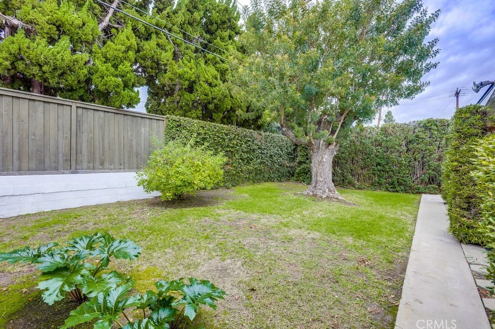 2967 Mindanao Dr, Costa Mesa CA  92626-3614 exterior