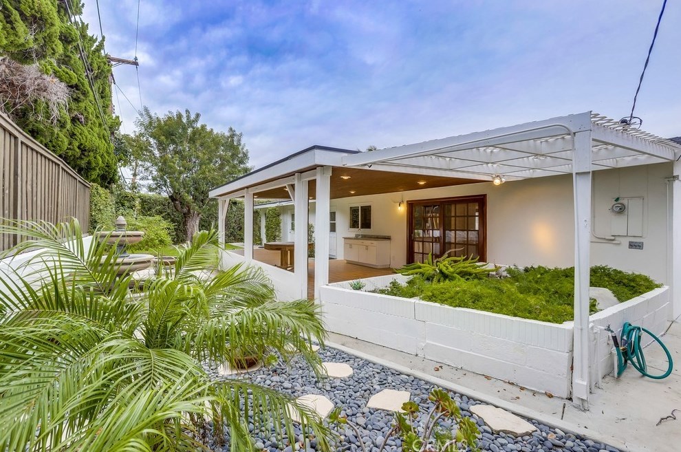 2967 Mindanao Dr, Costa Mesa CA  92626-3614 exterior