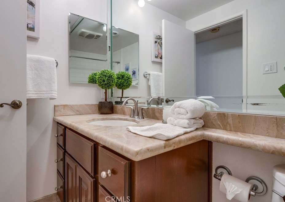 2967 Mindanao Dr, Costa Mesa CA  92626-3614 exterior