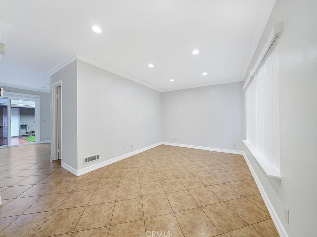 1432 Deauville Pl, Costa Mesa CA  92626-2628 exterior