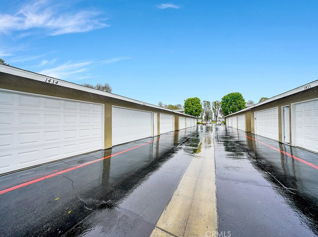 1432 Deauville Pl, Costa Mesa CA  92626-2628 exterior