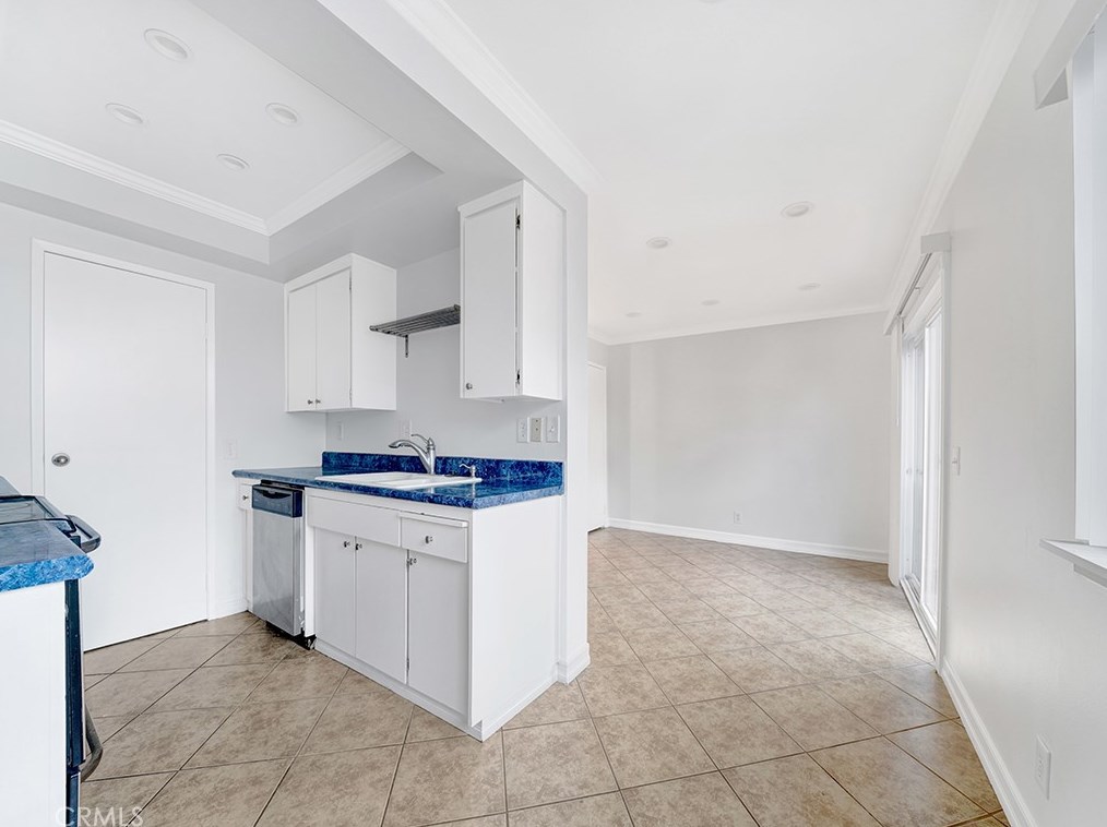 1432 Deauville Pl, Costa Mesa CA  92626-2628 exterior