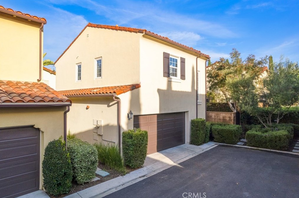 42 Arborside, Irvine CA  92603-0111 exterior