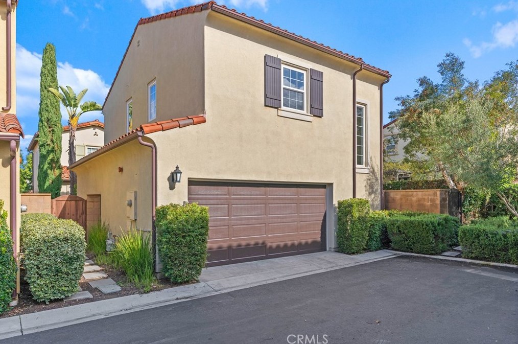 42 Arborside, Irvine CA  92603-0111 exterior