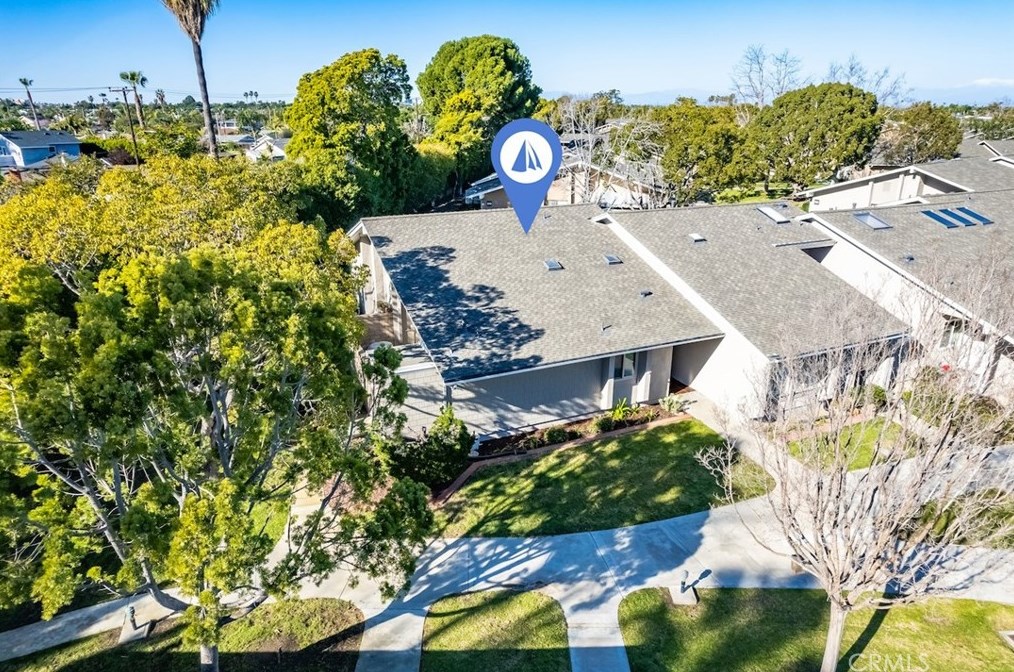 8566 Larkhall Cir, Huntington Beach CA  92646-5674 exterior