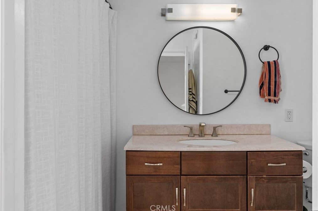 106 Yorktown Ln, Costa Mesa CA  92626-6549 exterior