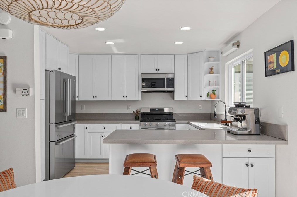 106 Yorktown Ln, Costa Mesa CA  92626-6549 exterior