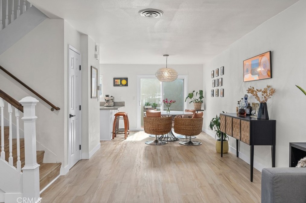 106 Yorktown Ln, Costa Mesa CA  92626-6549 exterior